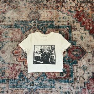 Medium Urban Outfitters baby graphic tee